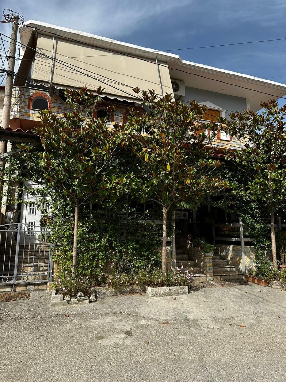 Guest House Adi Hoxha Berat Zewnętrze zdjęcie