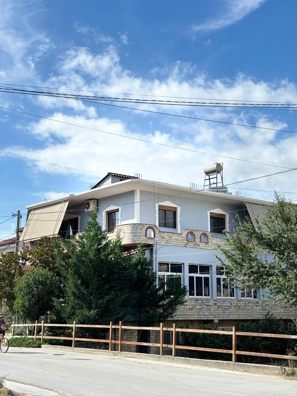 Guest House Adi Hoxha Berat Zewnętrze zdjęcie
