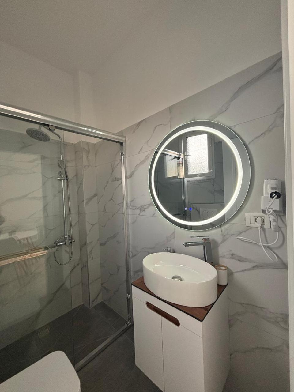 Guest House Adi Hoxha Berat Zewnętrze zdjęcie